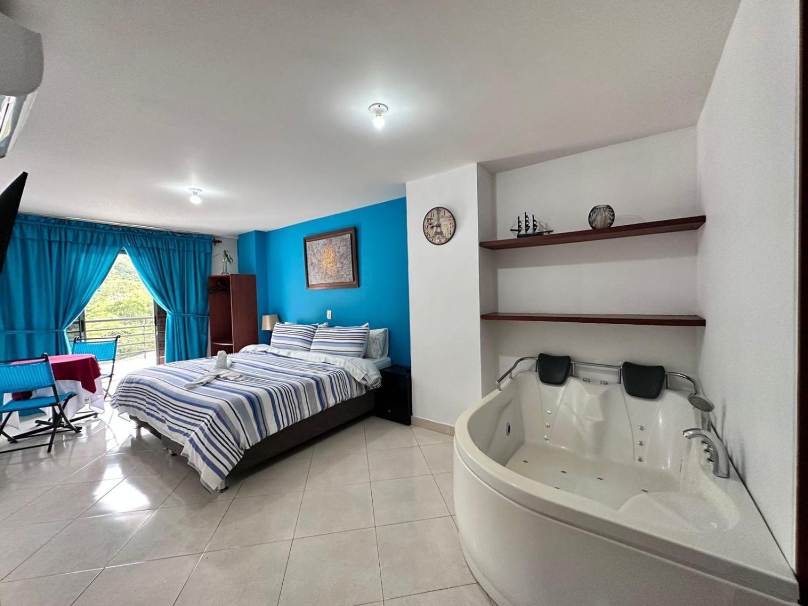 Hotel Puerto Bahia ซานกิล ภายนอก รูปภาพ