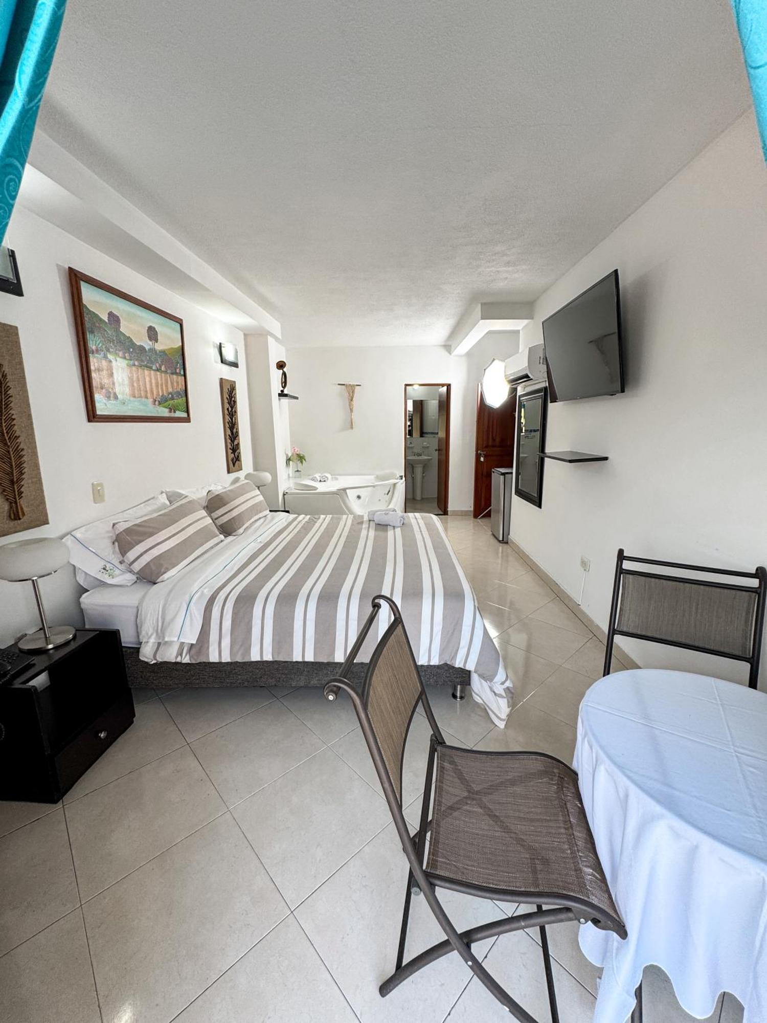 Hotel Puerto Bahia ซานกิล ภายนอก รูปภาพ