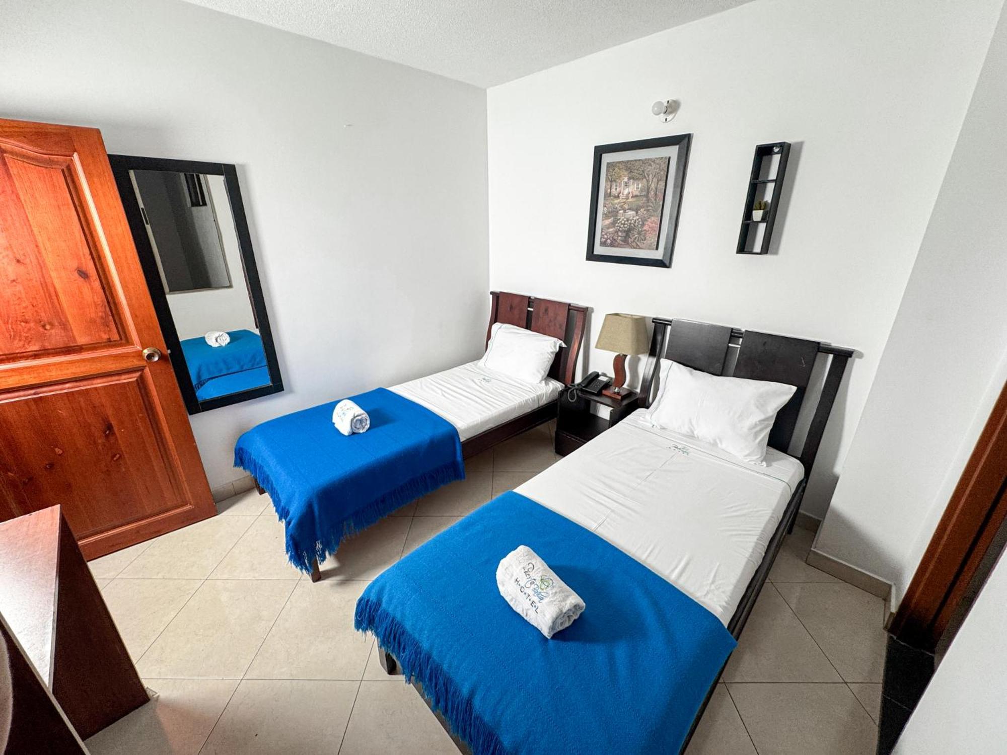 Hotel Puerto Bahia ซานกิล ภายนอก รูปภาพ